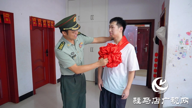 駐馬店學(xué)子趙文康！你的火箭軍工程大學(xué)錄取通知書送達(dá)！
