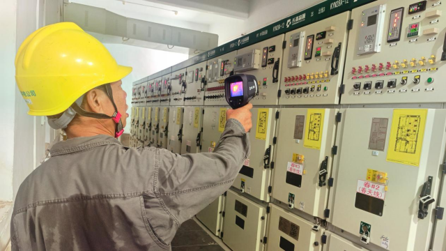 國網(wǎng)泌陽縣供電公司：高溫“烤”驗(yàn)不停 保電“熱度”不減