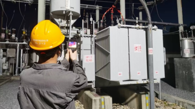 國網(wǎng)平輿縣供電公司：加強(qiáng)線路設(shè)備巡查 全力以赴保供電 ?