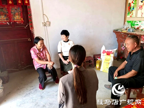 平輿縣婦聯(lián)走訪慰問(wèn)現(xiàn)役軍屬代表送上節(jié)日關(guān)懷與祝福