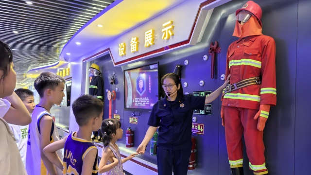 駐馬店市總工會(huì)舉行“防范未‘燃’ 安全‘童’行”消防安全教育活動(dòng)