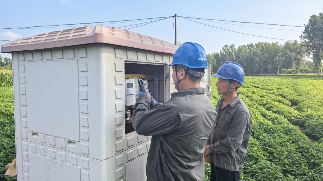 國(guó)網(wǎng)泌陽(yáng)縣供電公司:排查農(nóng)田機(jī)井設(shè)施 護(hù)航夏糧灌溉用電