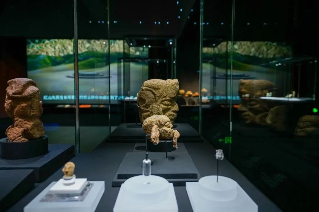 古文明大展上?！皥F(tuán)建”，每個(gè)都想去→