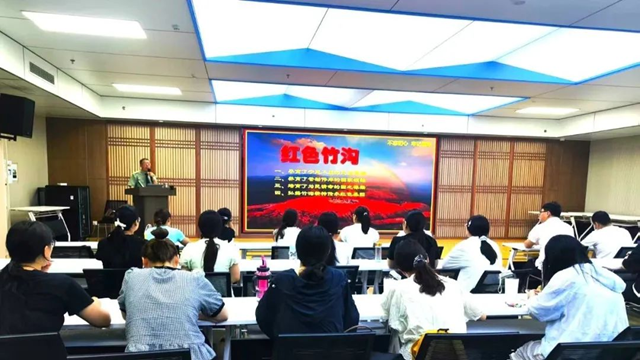  傳承紅色基因，筑牢醫(yī)者初心——駐馬店市中醫(yī)院開展2025級中醫(yī)規(guī)培學(xué)員入院思政教育