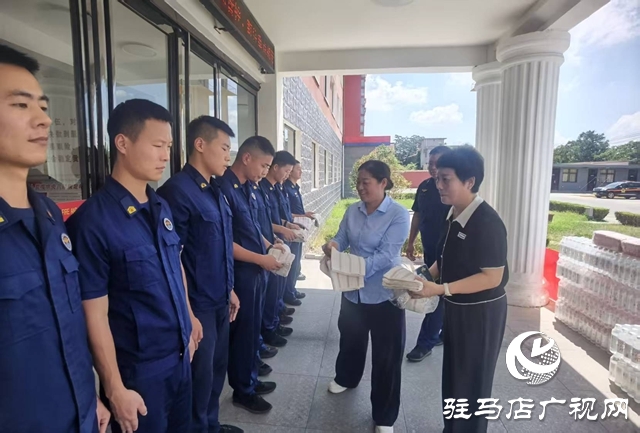  西平縣總工會(huì)開展“工會(huì)送清涼 防暑保安康”慰問活動(dòng)