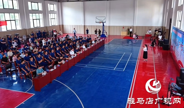  西平縣舉行“強(qiáng)國(guó)復(fù)興有我”主題文藝匯演