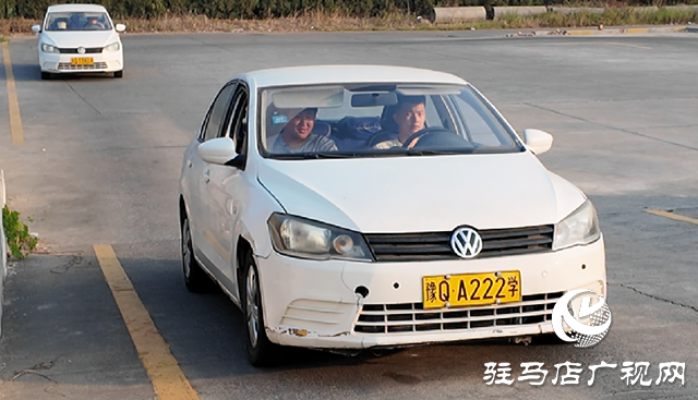 暑假期間 駐馬店市區(qū)駕校迎來學(xué)生“學(xué)車熱”