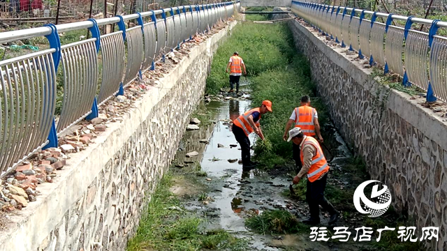 備戰(zhàn)汛期！確山縣住建局展開(kāi)明溝暗渠疏挖清淤行動(dòng)