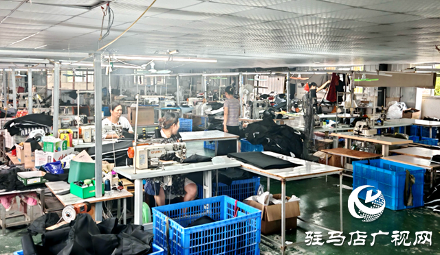 確山縣李新店鎮(zhèn)王樓村：小箱包“縫”出致富路 村民實(shí)現(xiàn)家門口就業(yè)增收