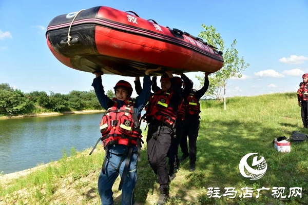 平輿特巡警與藍天救援隊共筑水域 “生命防線”