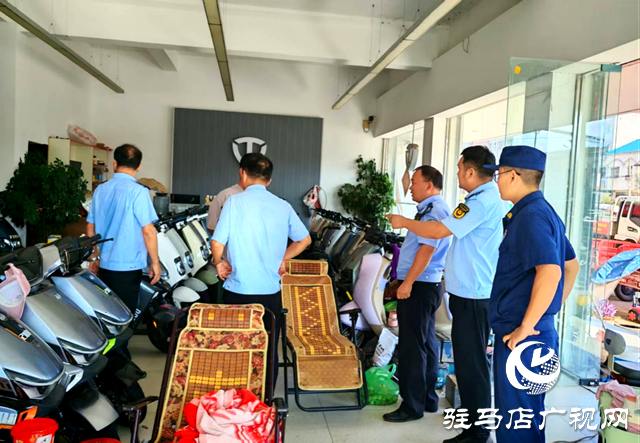 確山縣任店鎮(zhèn)：開展集鎮(zhèn)整治 加強(qiáng)路域管理