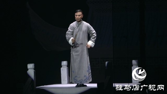 黔劇《無(wú)字豐碑》閃耀黃河戲劇節(jié) 紅色故事震撼上演
