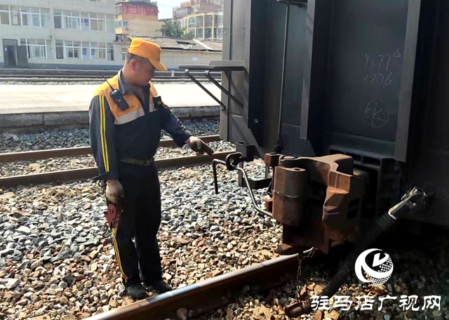 確山火車站：不懼高溫確保運輸暢通