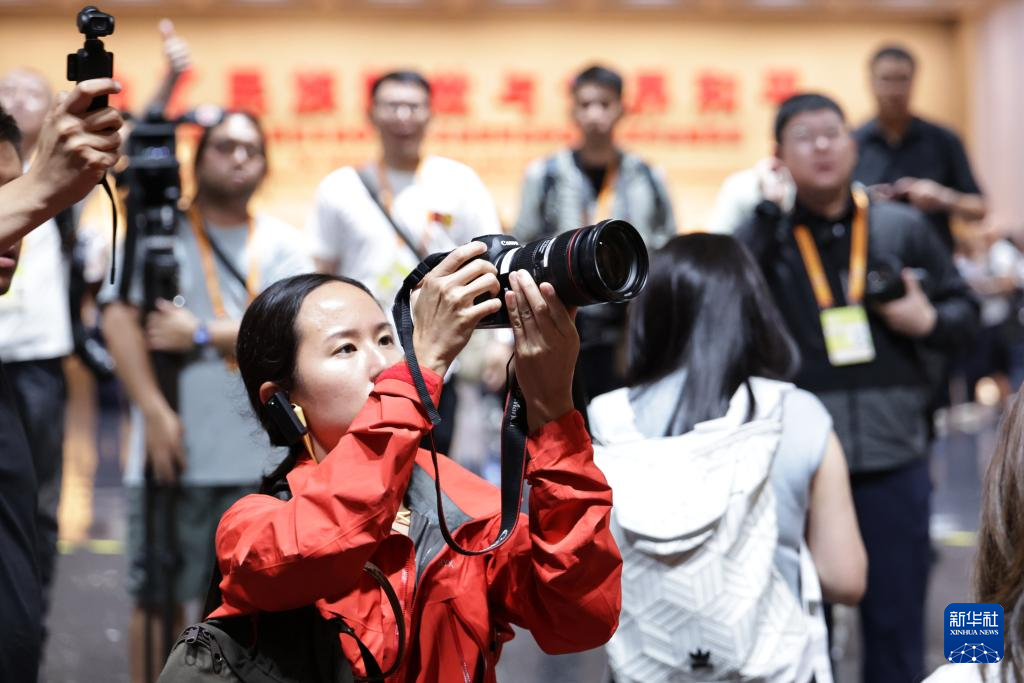 近200名境內(nèi)外記者赴中國人民抗日戰(zhàn)爭紀念館等地參觀采訪