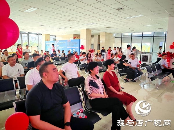 平輿縣舉辦七夕集體頒證活動(dòng) 文明婚俗新風(fēng)尚浸潤人心  。