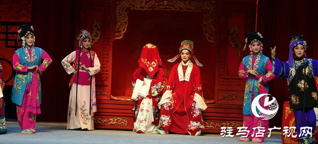 豫劇《碧玉簪》亮相黃河戲劇節(jié) 經(jīng)典重現(xiàn)引熱潮