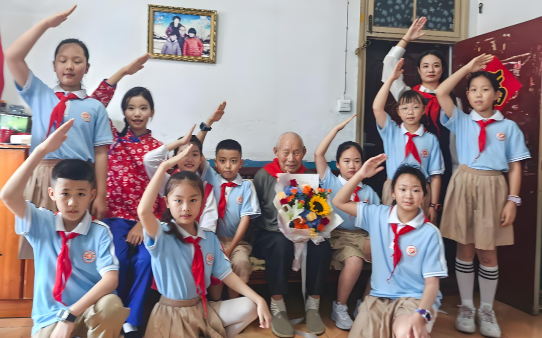 致敬抗戰(zhàn)英雄 篤定強(qiáng)國(guó)信念:駐馬店實(shí)驗(yàn)小學(xué)開(kāi)展主題教育活動(dòng)