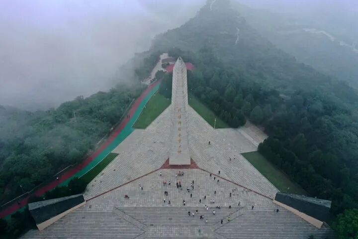 　　在民族復(fù)興征程上奪取新的偉大勝利——紀(jì)念中國(guó)人民抗日戰(zhàn)爭(zhēng)暨世界反法西斯戰(zhàn)爭(zhēng)勝利80周年