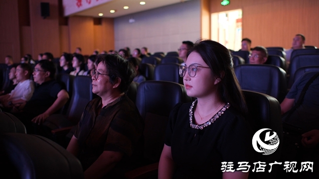 西平縣多單位聯(lián)合組織觀看紀(jì)念抗戰(zhàn)勝利80周年閱兵儀式