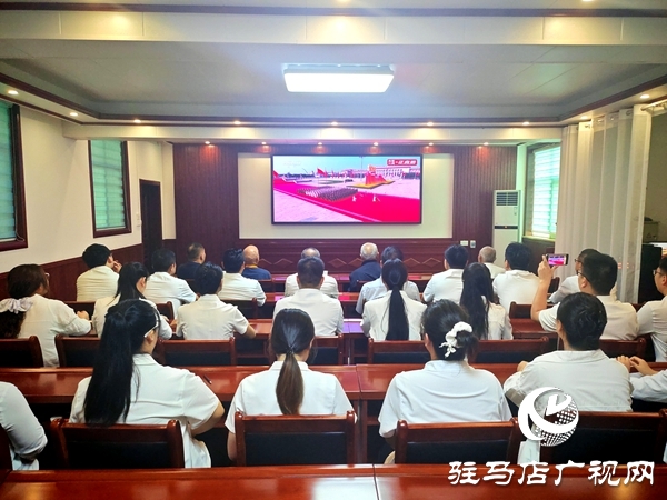 平輿縣退役軍人事務(wù)局邀請(qǐng)三位九旬抗戰(zhàn)老兵共同收看抗戰(zhàn)勝利80周年閱兵活動(dòng)直播