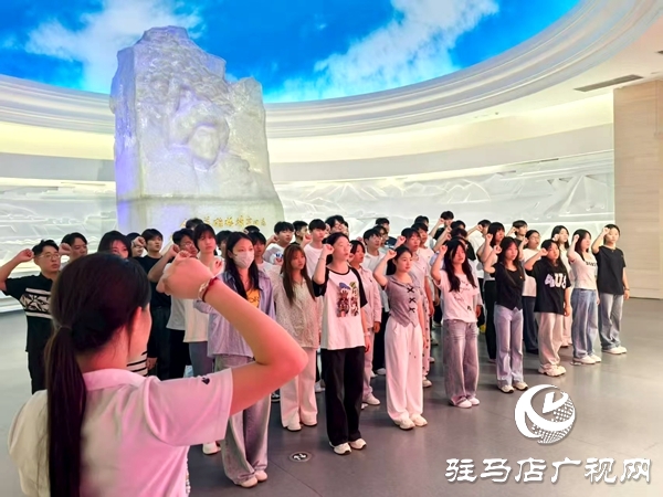駐馬店技師學(xué)院開(kāi)展“銘記抗戰(zhàn)歷史，傳承紅色基因”主題教育活動(dòng)