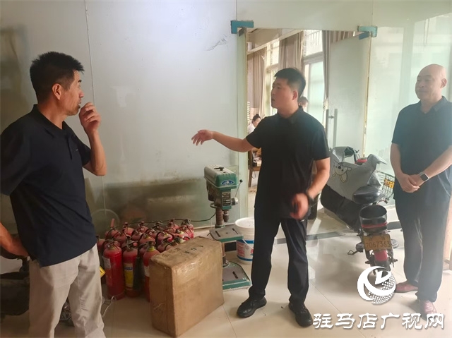  駐馬店經(jīng)濟開發(fā)區(qū)開源辦事處深入轄區(qū)產(chǎn)業(yè)園及農(nóng)貿(mào)市場開展消防安全隱患檢查