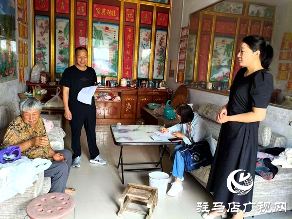 平輿縣民政局組織開(kāi)展新申請(qǐng)農(nóng)村低保對(duì)象入戶核查工作