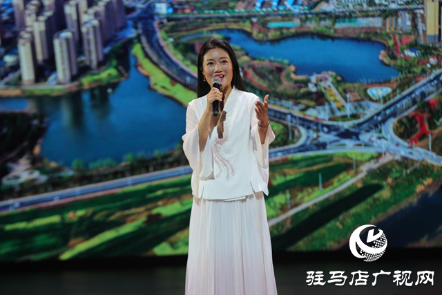 “藝韻北京”傳捷報(bào) 新蔡李玲娜憑主持實(shí)力摘得多項(xiàng)殊榮