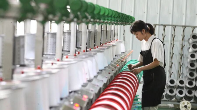 推動項目建設 開展助企幫扶 駐馬店市服裝制鞋產業(yè)加速迭代升級