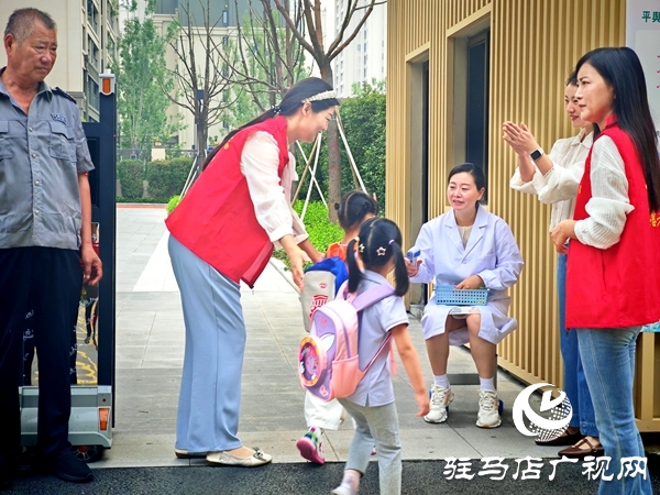 【育見新力量】平輿縣第四幼兒園副園長張春煥：28年幼教堅(jiān)守 以愛與奉獻(xiàn)點(diǎn)亮童心