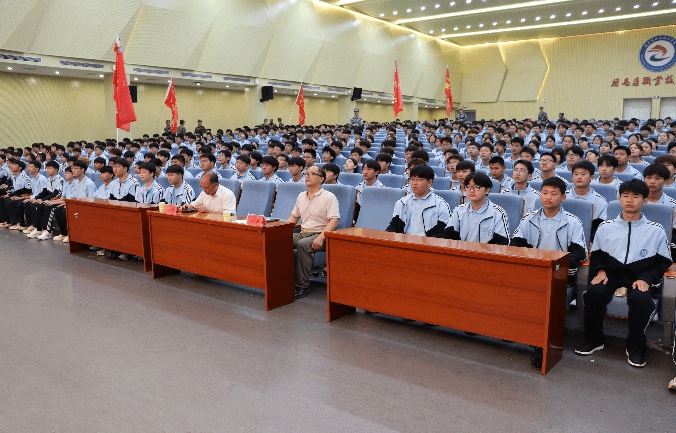 防災(zāi)減災(zāi)，消防演練在行動(dòng) ——駐馬店職業(yè)技術(shù)學(xué)院保衛(wèi)處舉辦2025級新生消防安全培訓(xùn)