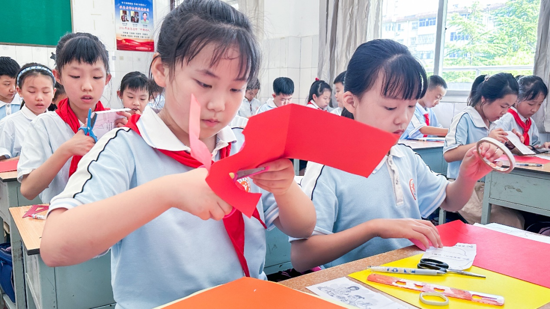 駐馬店實(shí)驗(yàn)小學(xué)開展“9?18”主題愛國主義教育活動