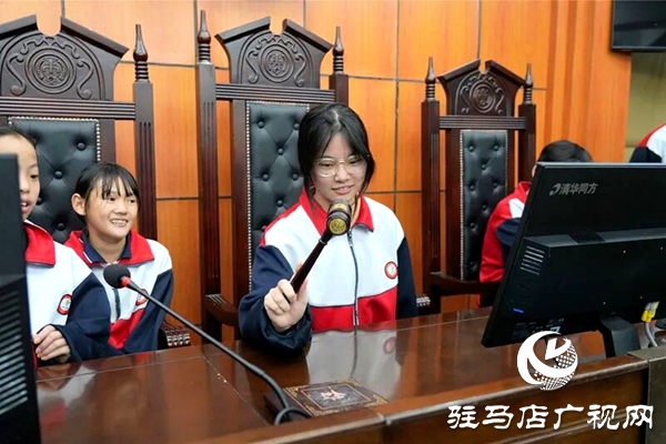  平輿縣人民法院：解鎖“開學(xué)第一課”新上“法”