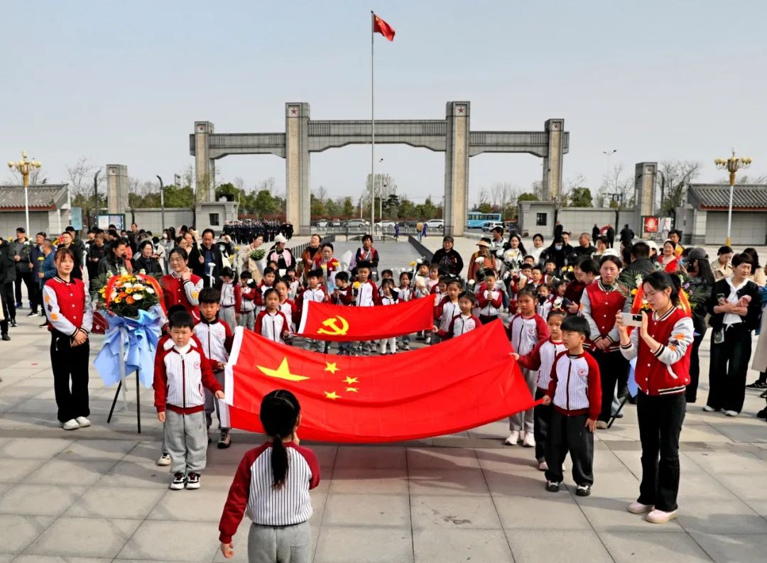 線上展｜銘記烽火鑄忠魂 藝韻傳薪頌英雄——駐馬店市紀(jì)念抗戰(zhàn)勝利80周年、楊靖宇將軍誕辰120周年美術(shù)書法攝影藝術(shù)展（五）