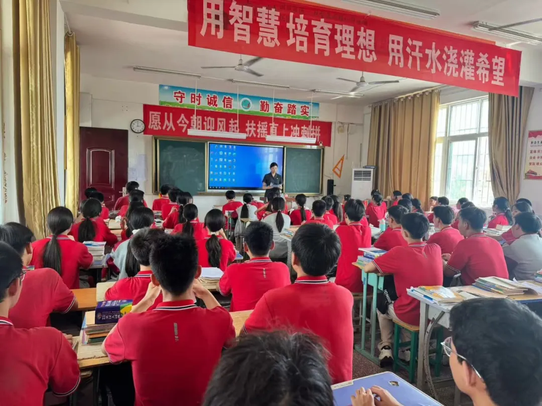 驛城區(qū)法院：織密校園反詐網(wǎng) 普法宣傳進(jìn)課堂