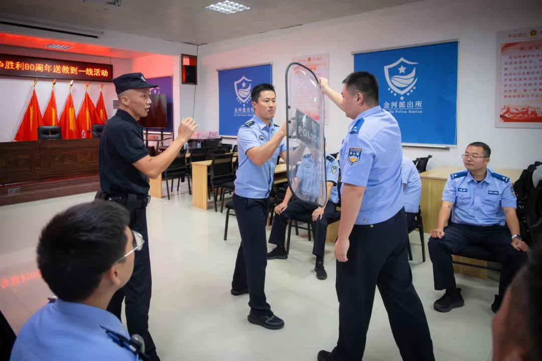 駐馬店公安:送教到基層 強(qiáng)能淬精兵