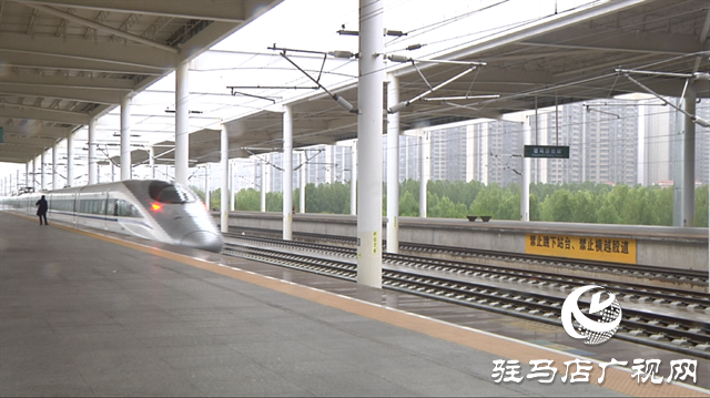  駐馬店西站詳解候補購票服務 助力雙節(jié)旅客安心出行