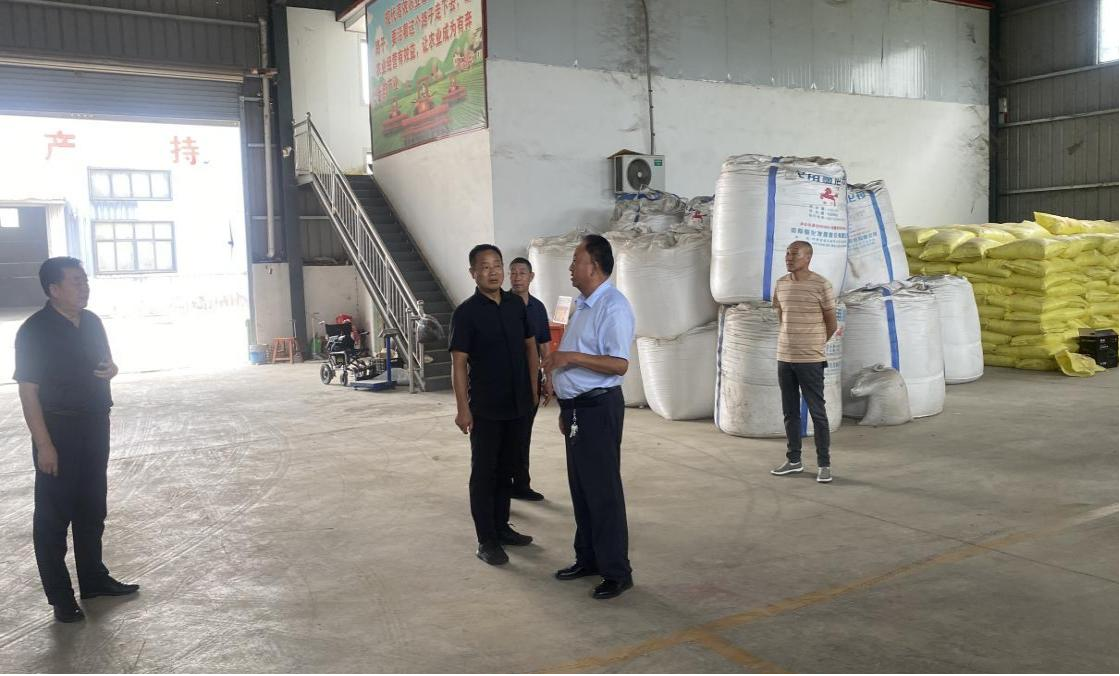 驛城區(qū)供銷社赴遂平縣常莊為農(nóng)服務(wù)中心   學(xué)習(xí)交流