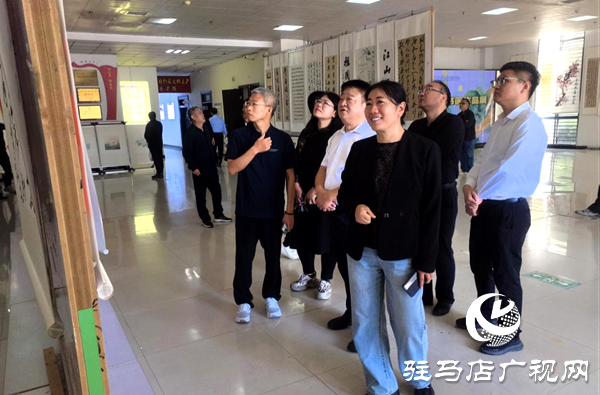 平輿縣舉辦“山河映翠?筆墨傳心”2025年迎國(guó)慶書畫展