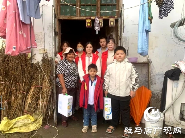 雙節(jié)同慶暖童心｜共青團(tuán)平輿縣委開展關(guān)愛留守兒童走訪慰問活動(dòng)