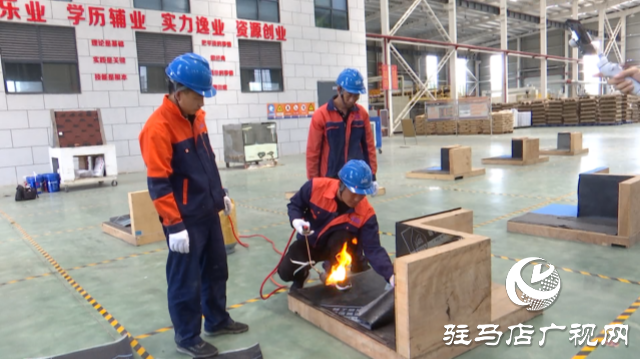 全國(guó)勞動(dòng)模范李亞光:匠心筑夢(mèng)扎根防水一線 創(chuàng)新工藝破解施工難題