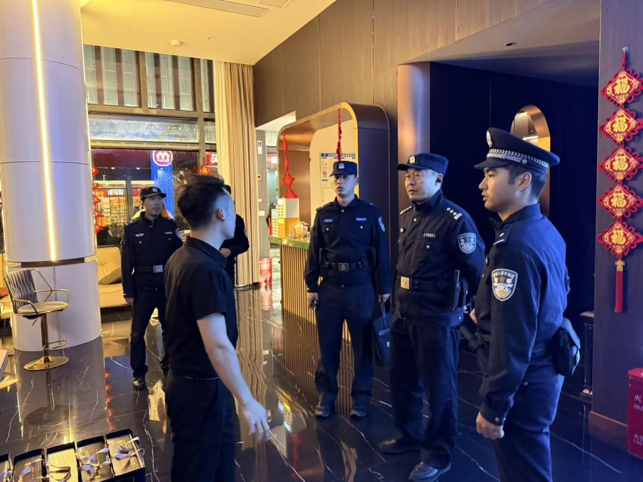 民警聞慶：扎根社區(qū)的“平安守護(hù)者”