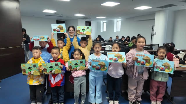 駐馬店市總工會(huì)開展“美生活”五谷糧食畫非遺體驗(yàn)活動(dòng)