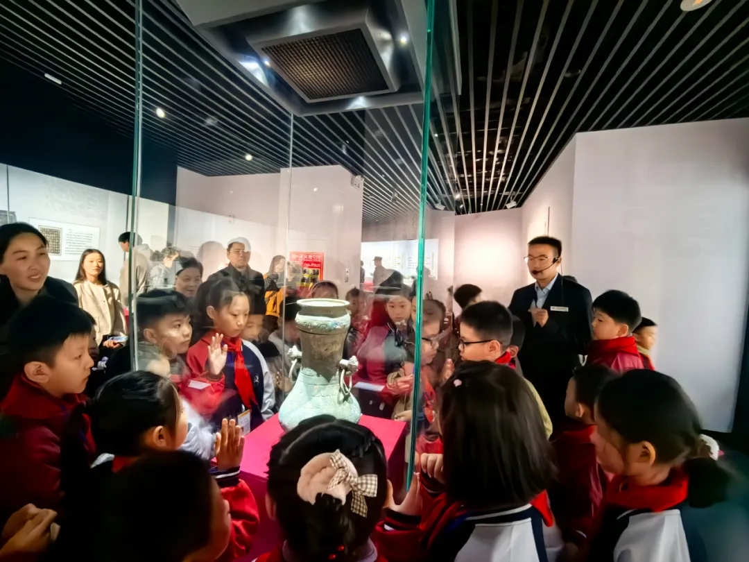 探秘蔡國六百年，觸摸天中古文明 ——駐馬店市博物館“天中晚報小記者”觀展尋寶系列活動進行時