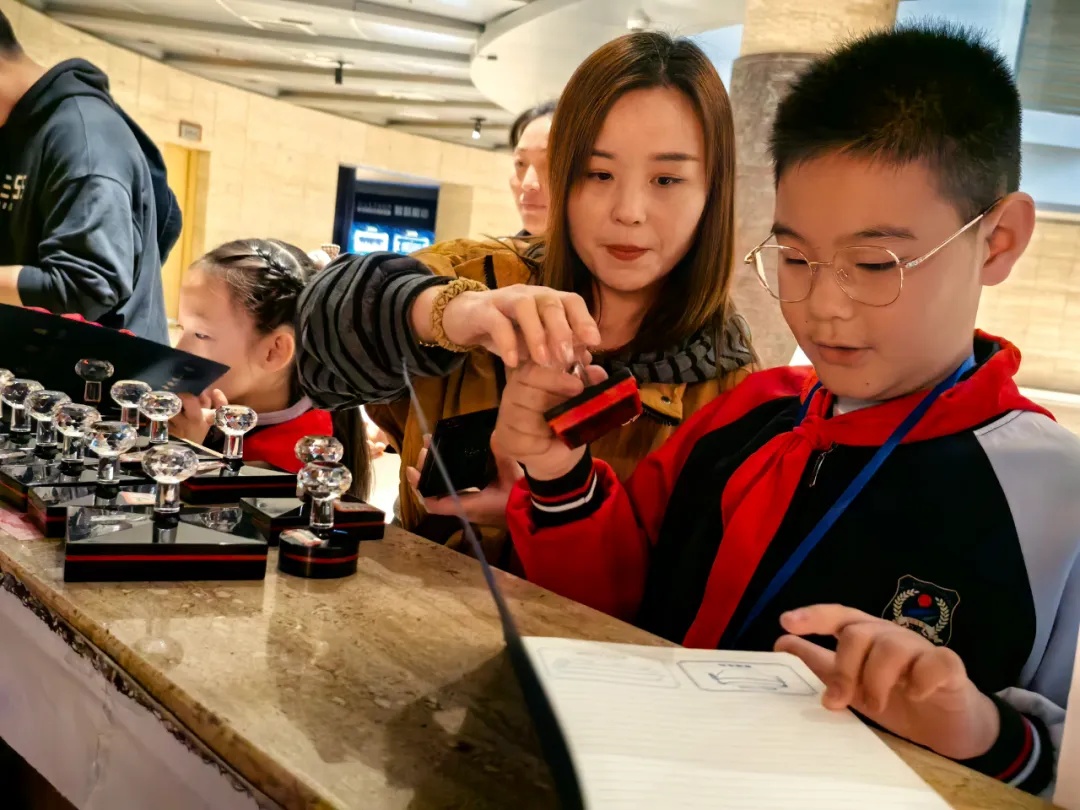 探秘蔡國六百年，觸摸天中古文明 ——駐馬店市博物館“天中晚報小記者”觀展尋寶系列活動進行時