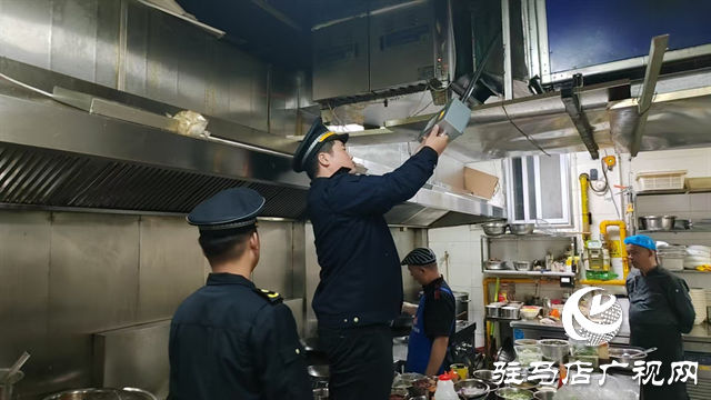  示范區(qū)城管局扎實開展餐飲油煙專項治理行動
