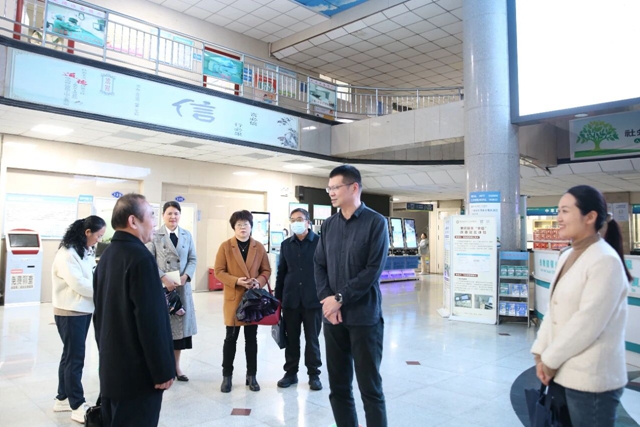 黃淮學(xué)院醫(yī)學(xué)院領(lǐng)導(dǎo)蒞臨駐馬店市第一人民醫(yī)院開展實(shí)習(xí)生教學(xué)調(diào)研工作