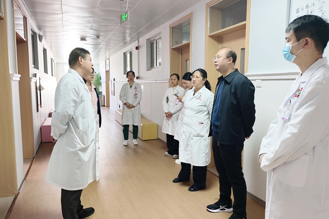 “聚焦織網(wǎng) 同質(zhì)發(fā)展”駐馬店市中心醫(yī)院專家團走進新蔡縣婦幼保健院