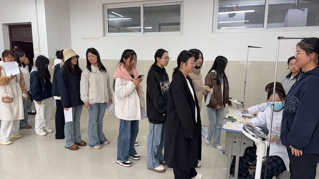 駐馬店市第二中醫(yī)院——健康體檢中心周末赴校服務(wù) 為農(nóng)業(yè)工程職業(yè)學(xué)院學(xué)生健康護航?