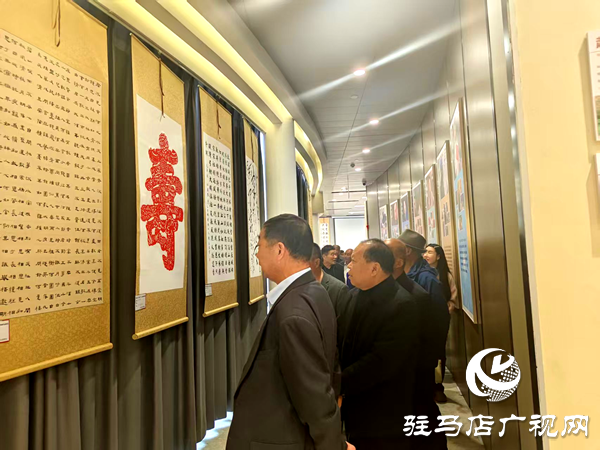 平輿縣舉辦“我們的節(jié)日·重陽(yáng)”暨第三屆老年書(shū)法繪畫(huà)展